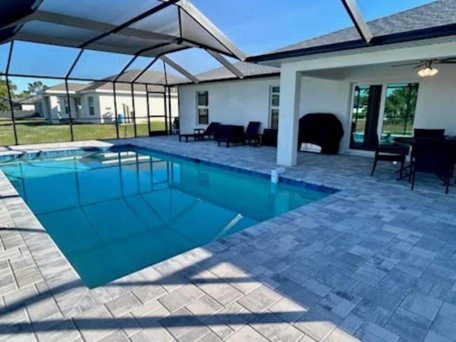 New With Heated Saltwater Pool! Ideal For 2 Families! Villa Cape Coral Eksteriør bilde