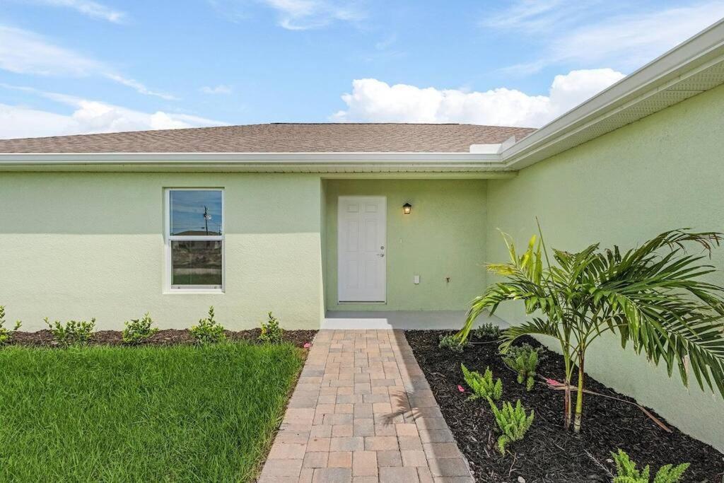 New With Heated Saltwater Pool! Ideal For 2 Families! Villa Cape Coral Eksteriør bilde